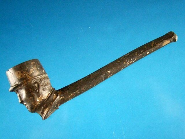 010. 4 1/16 Mississippi Human Head Trade Ear Pipe. G-10 $79.00 SOLD